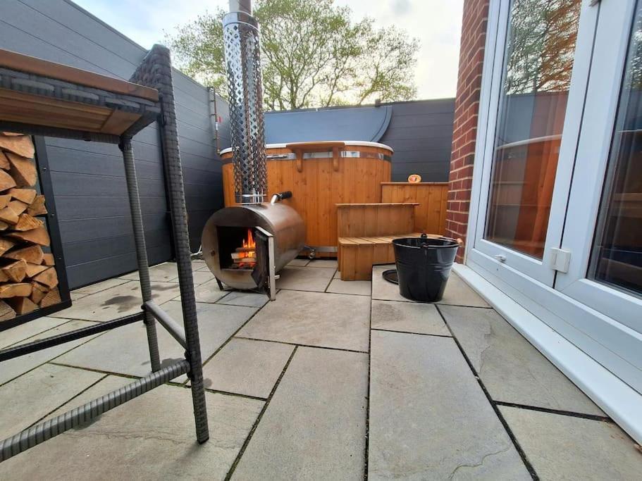 Dog Friendly Escape, Rare Hot Tub By Request Apartment Norwich Exterior photo